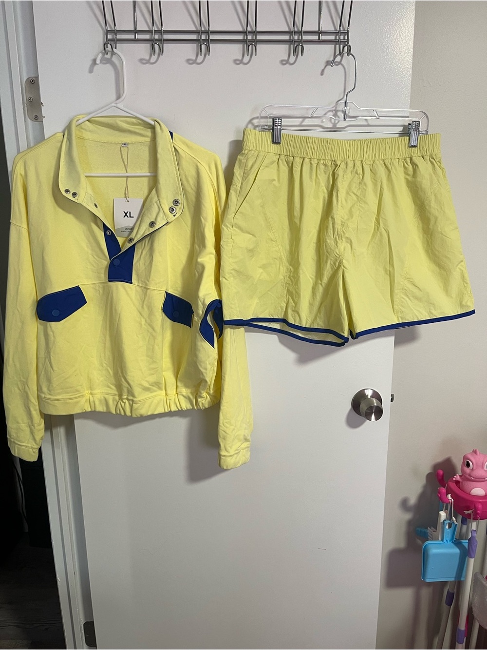 Amazon Yellow and Blue Two-Piece Active Set